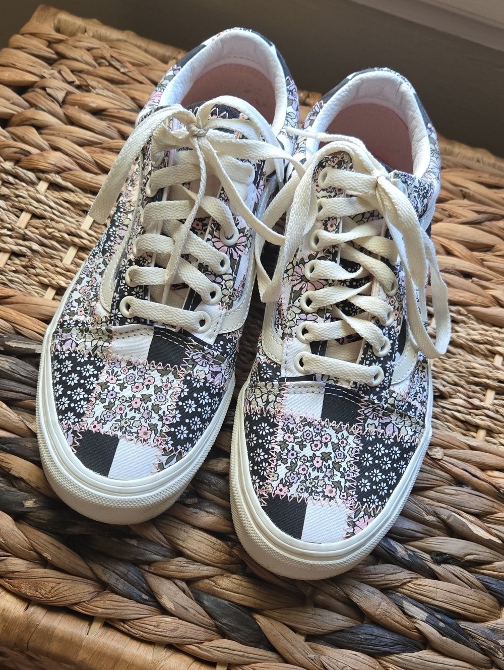 Vans Floral Patchwork Lace-Up Sneakers - Black, Pink & White Size 8 Womens
